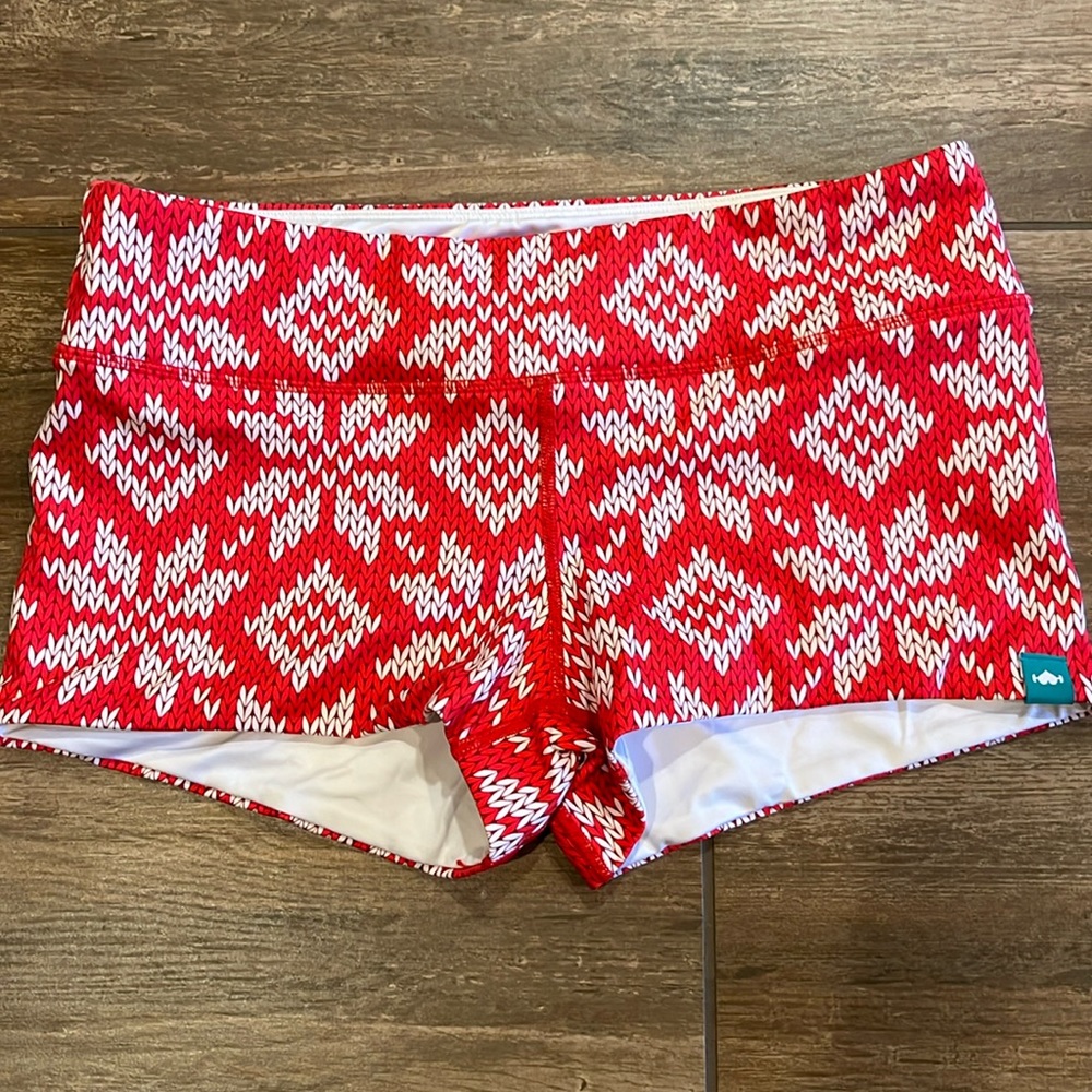 WODBottom, 2.5” inseam, double lined, Sweater Weather /Christmas print, mid rise